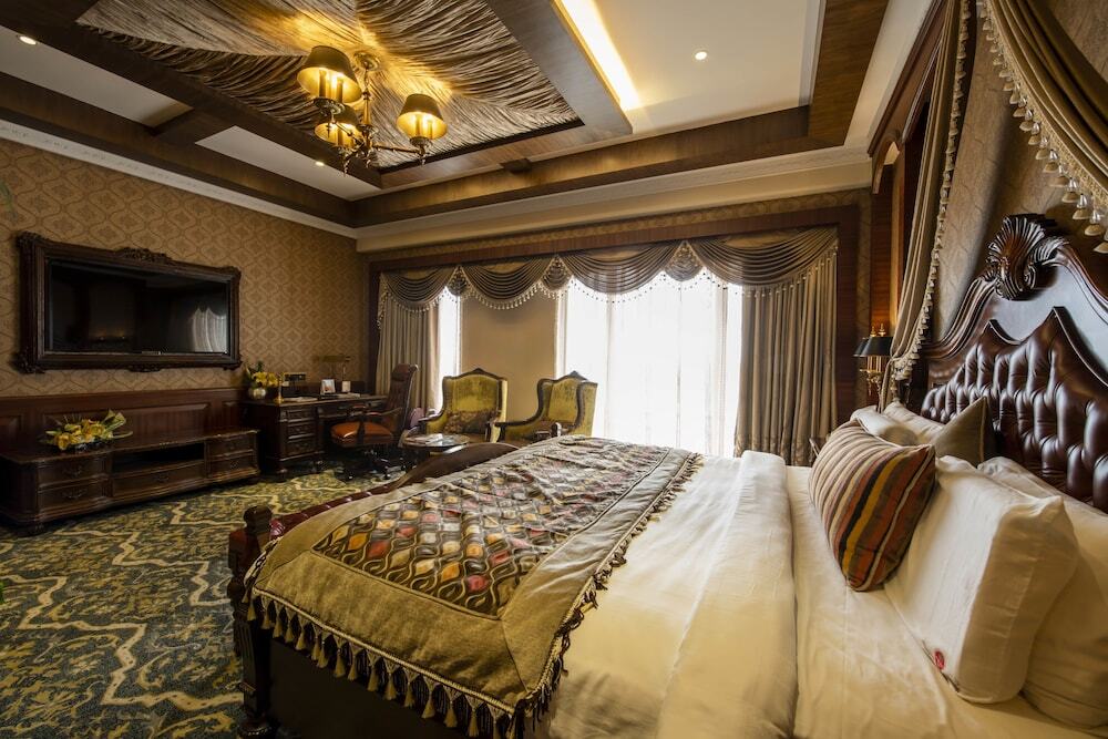 Нашик: Hotel Express Inn
