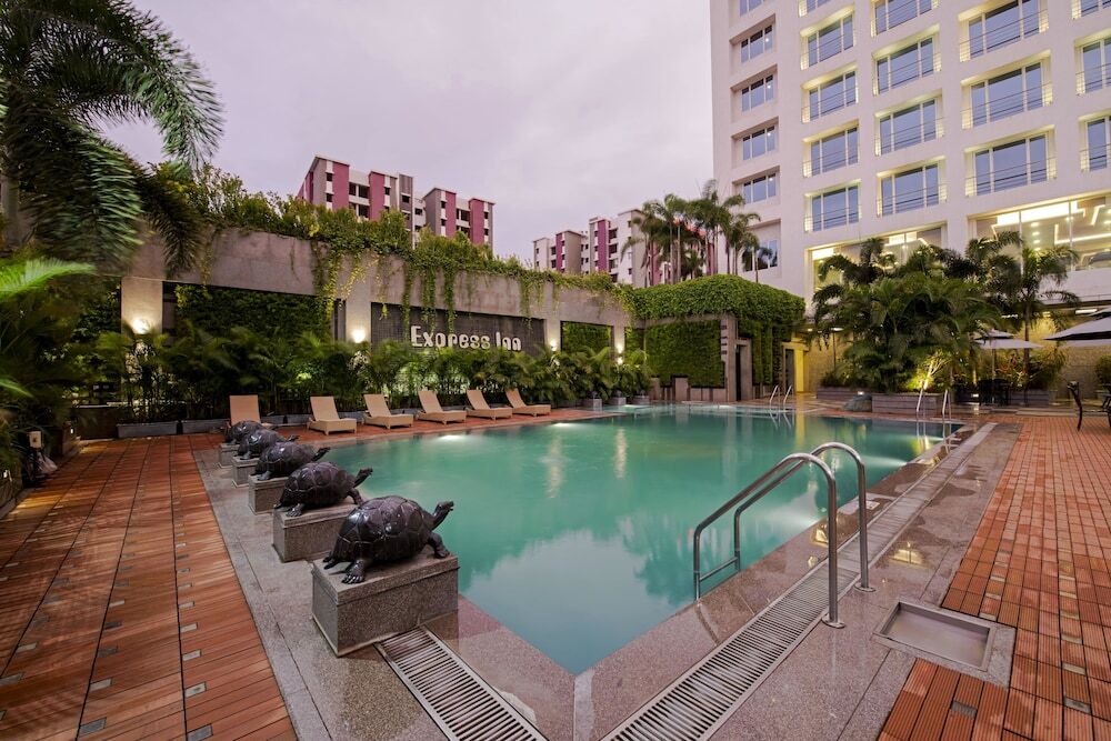 Нашик: Hotel Express Inn