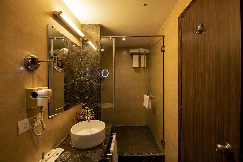 Нашик: Hotel Express Inn