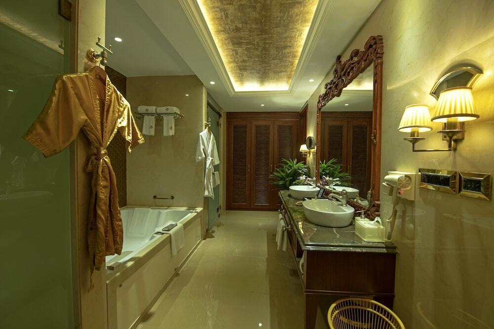 Нашик: Hotel Express Inn
