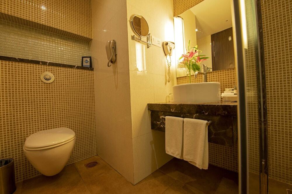 Нашик: Hotel Express Inn