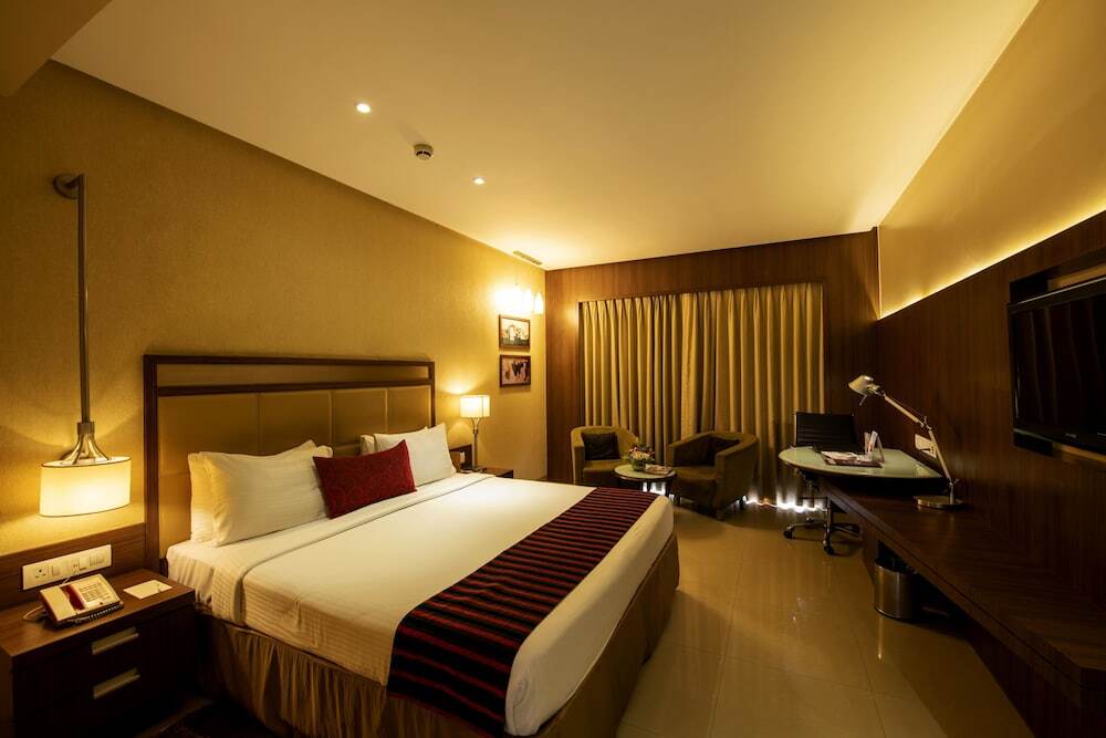 Нашик: Hotel Express Inn