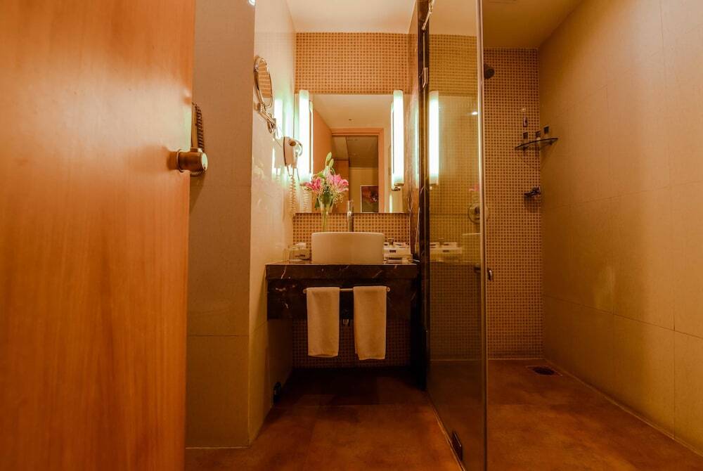 Нашик: Hotel Express Inn