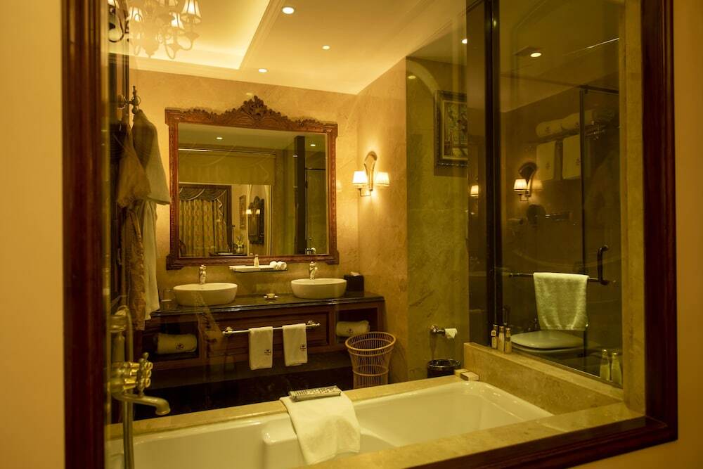Нашик: Hotel Express Inn
