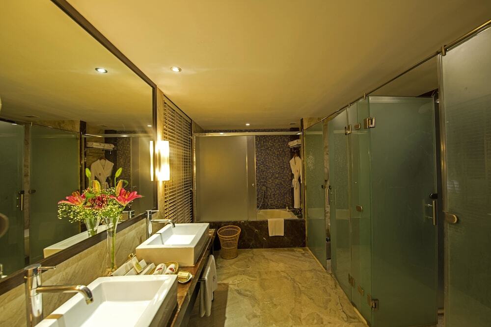 Нашик: Hotel Express Inn