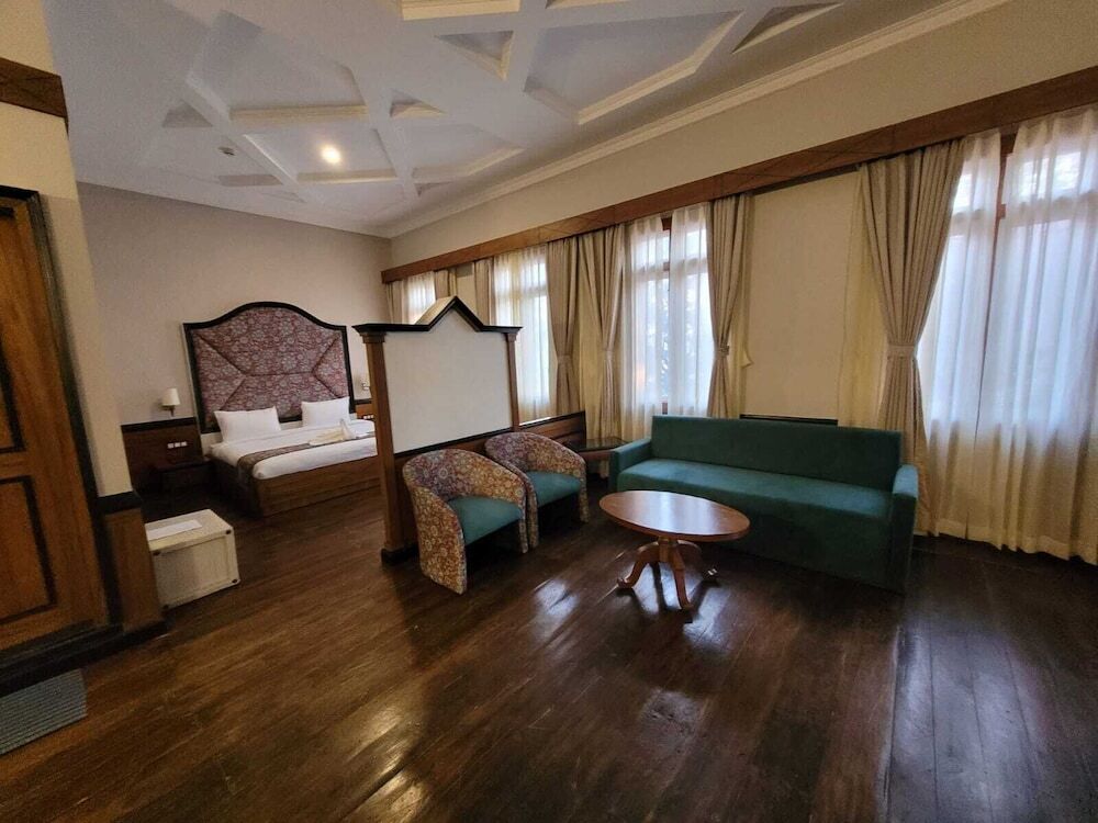 Дарджилинг: Orsino Resort Mall Road
