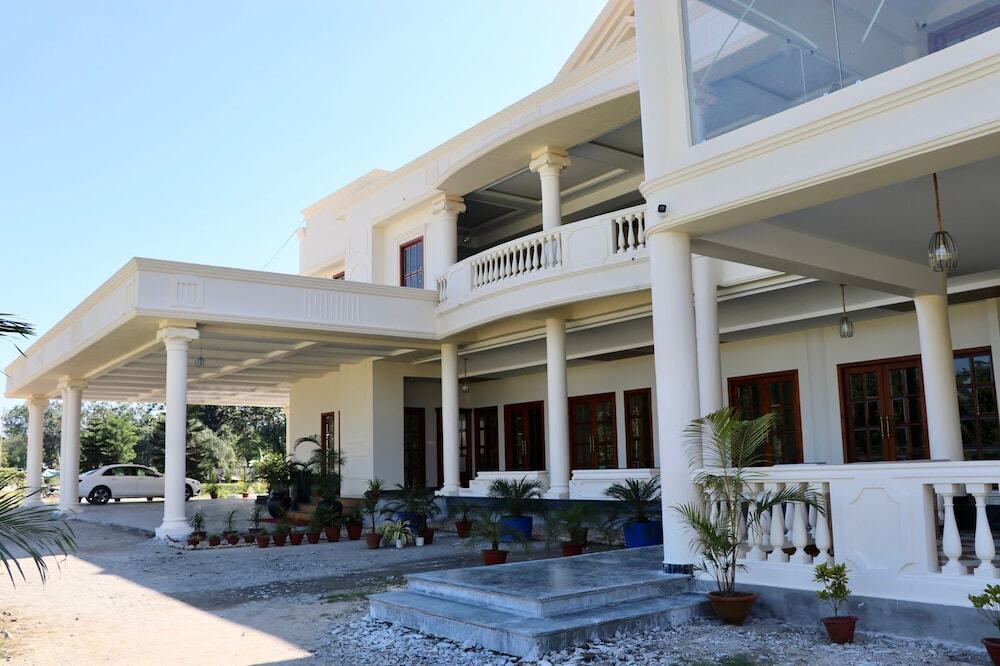 Кохора: ROYALE de' CASA RESORT KAZIRANGA