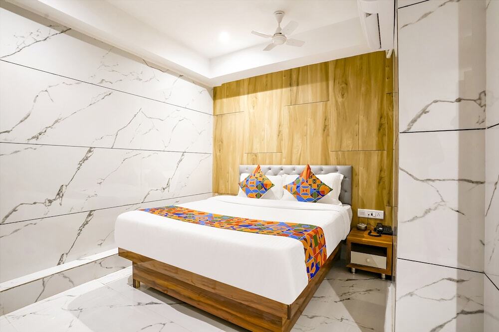 Мумбаи: FabHotel Shubham Inn