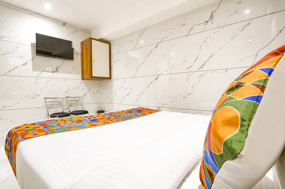Мумбаи: FabHotel Shubham Inn