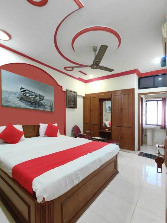 Бхудж: Hotel Dollor