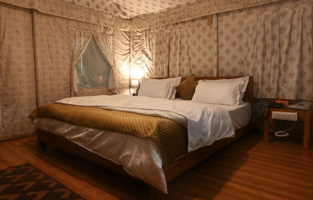 Панна: Bundeli Camps and Resorts, Panna