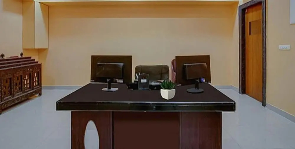 Висакхапатнам: Fabhotel Sb Square