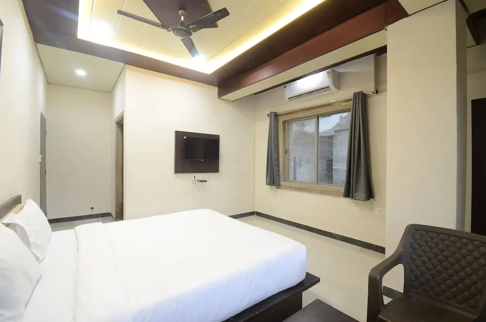 Натхдвара: Hotel Sundar Vilas - 100 Meters from Shrinathji Temple.