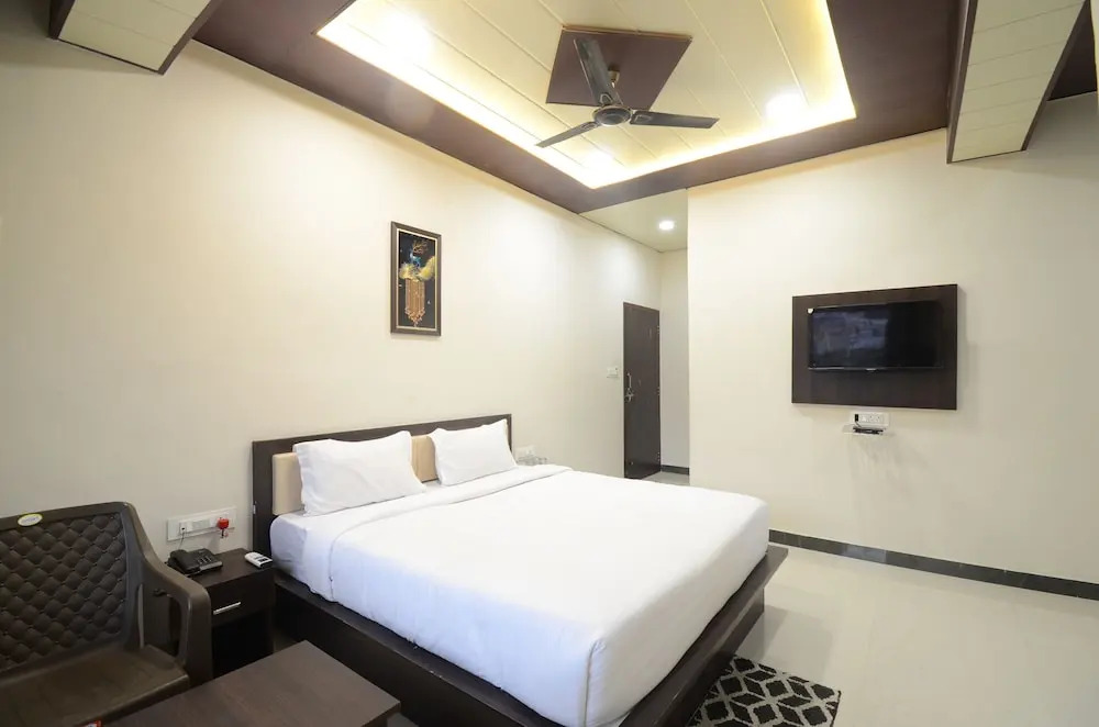 Натхдвара: Hotel Sundar Vilas - 100 Meters from Shrinathji Temple.
