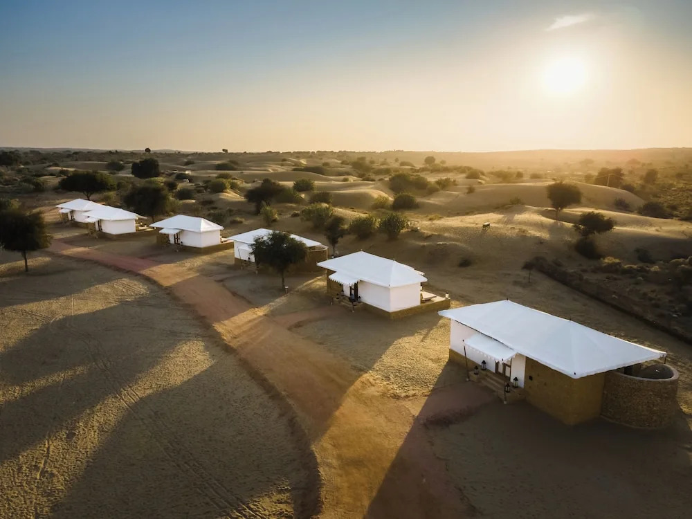 Государственный заповедник Desert National Park: Grand Khalifa Luxury Camp