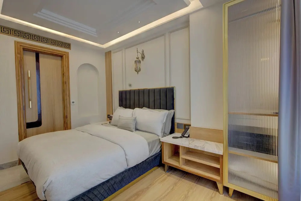 Нью-Дели: Empire Platinum Suites