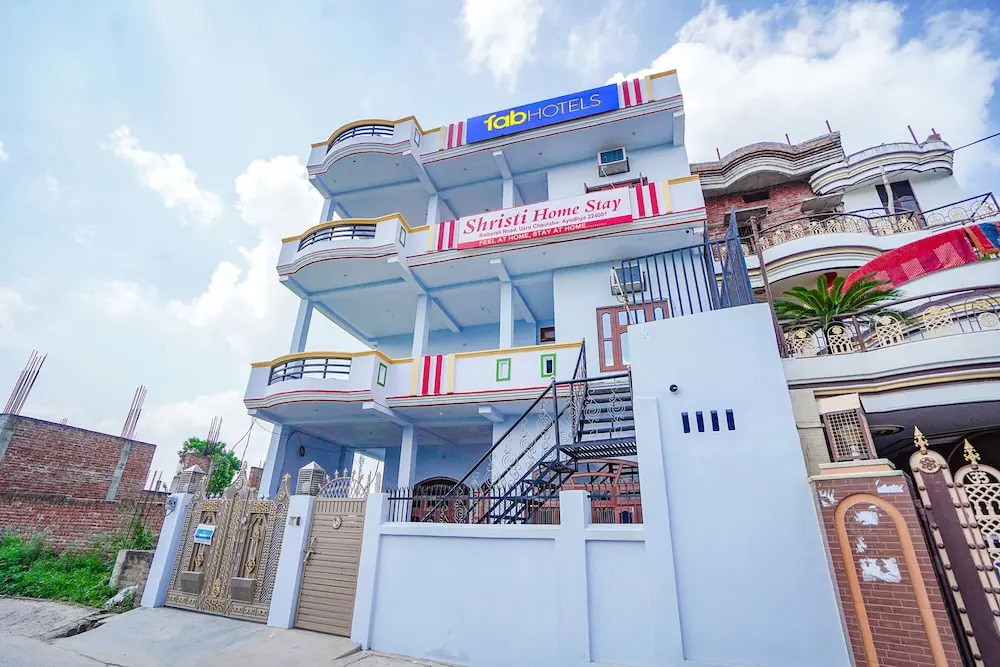 Файзабад: Fabhotel Shristi Homestay