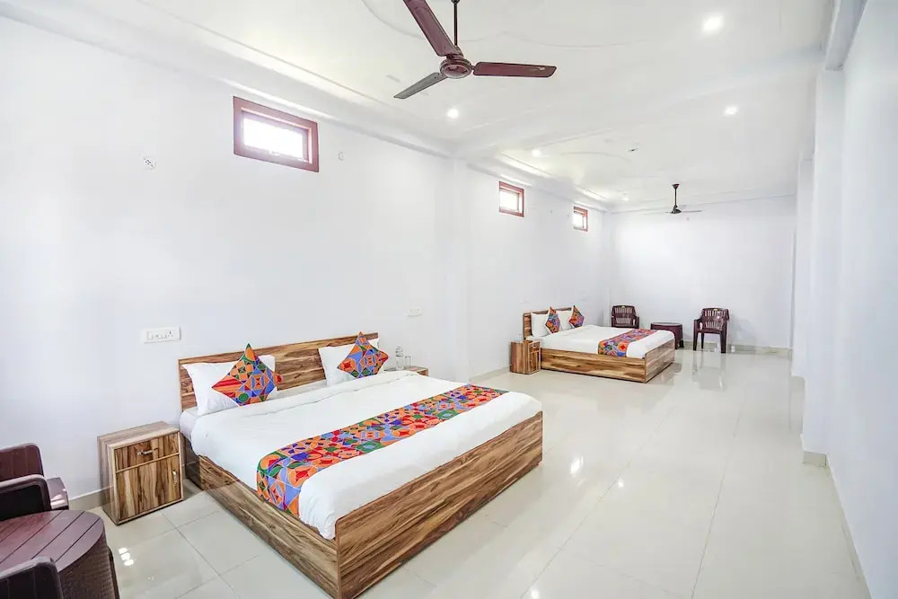 Файзабад: Fabhotel Shristi Homestay