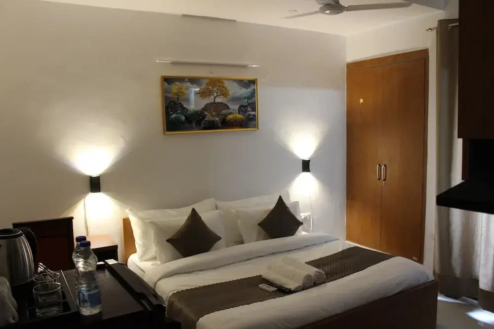 Гуруграм: Aura Luxury Studio Near Artemis Hospital
