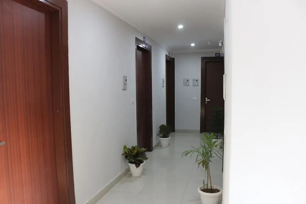 Гуруграм: Aura Luxury Studio Near Artemis Hospital