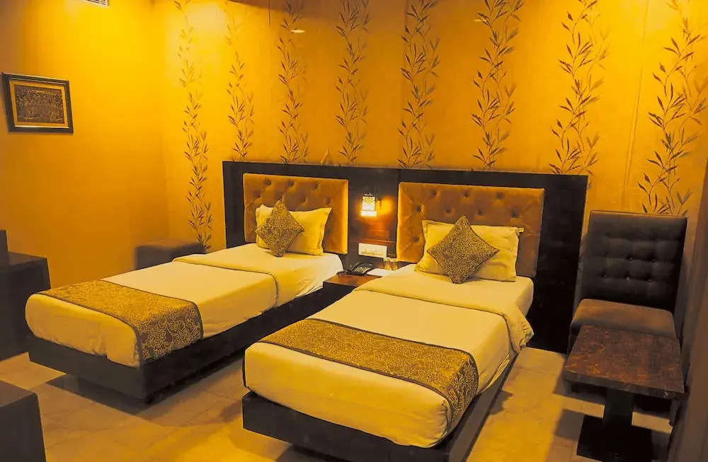 Дургапур: Park Suites