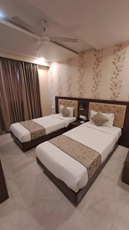 Дургапур: Park Suites