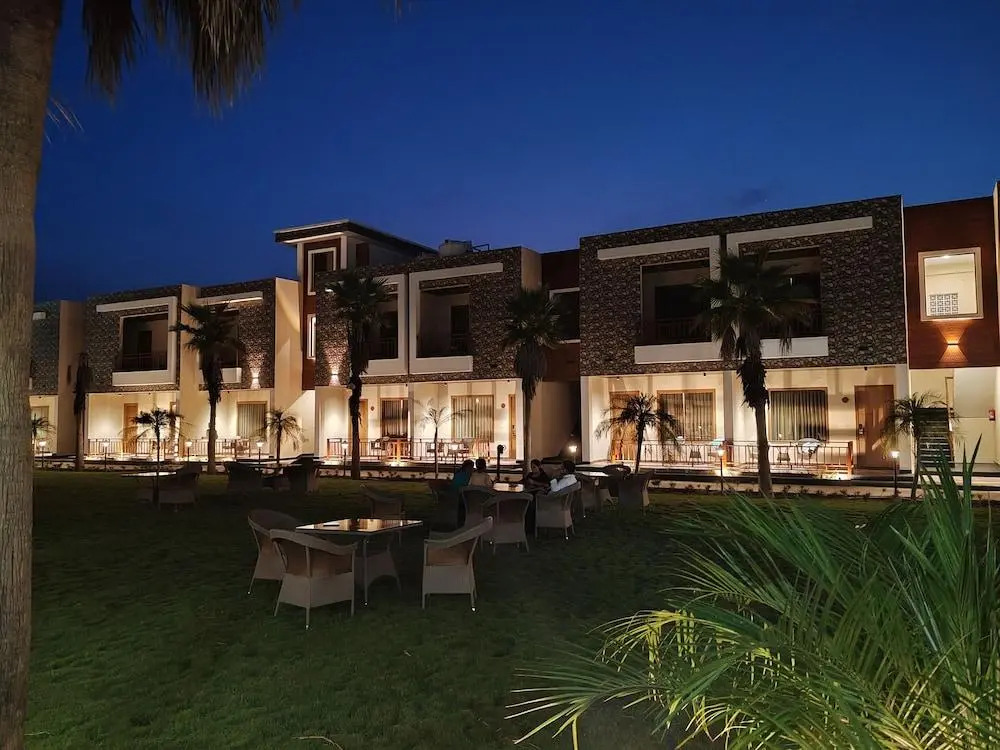 Наинитал: The Maasai Mara Resort Corbett