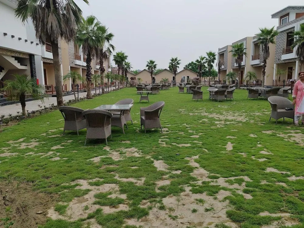 Наинитал: The Maasai Mara Resort Corbett