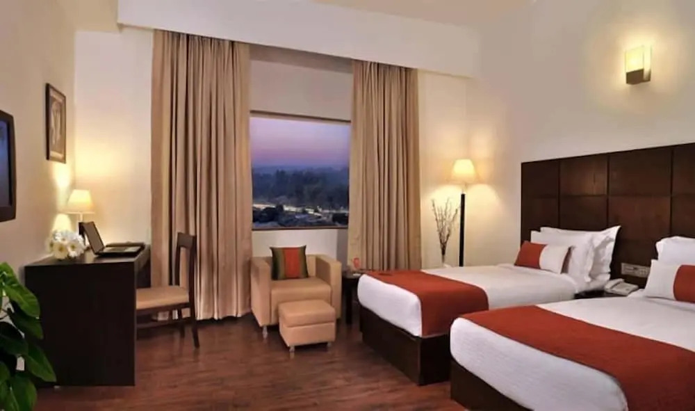 Батхинда: Comfort INN Tulip Heights