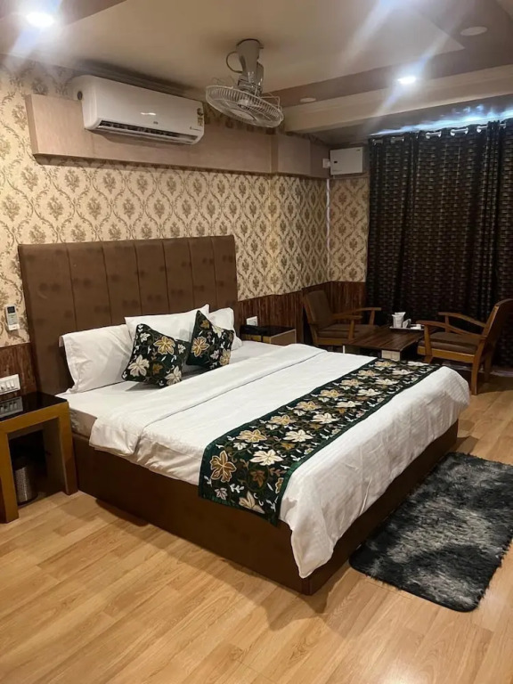 Шринагар: Hotel Golden Palm by Rattan's 1925