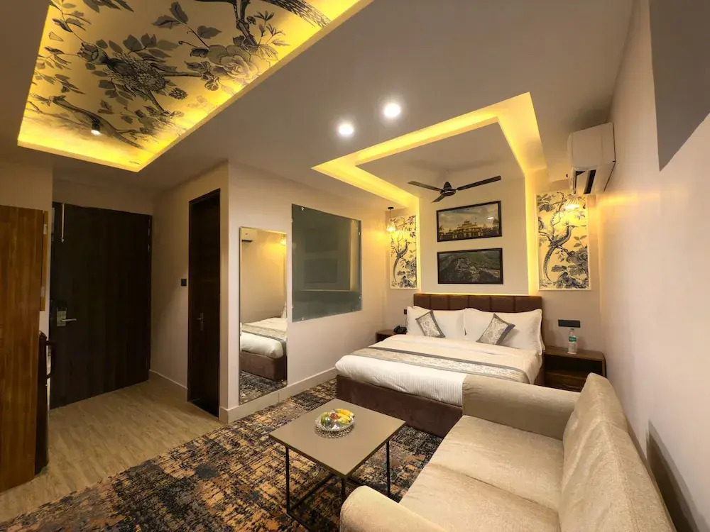 Rohtak: Razido Suites