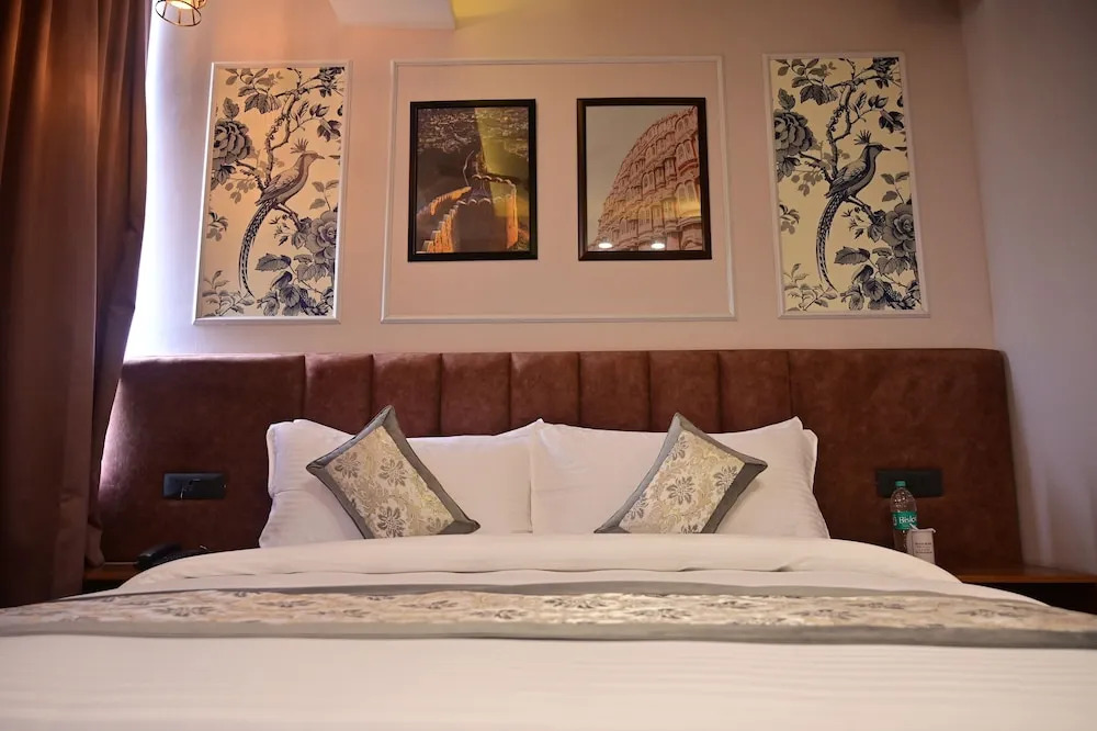 Rohtak: Razido Suites