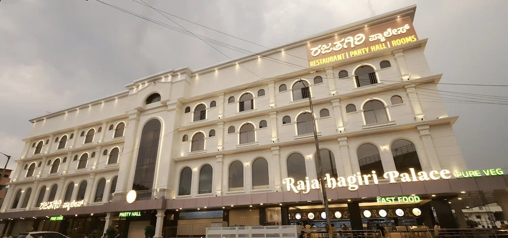 Бангалор: PPH Living Rajathagiri Palace Premium