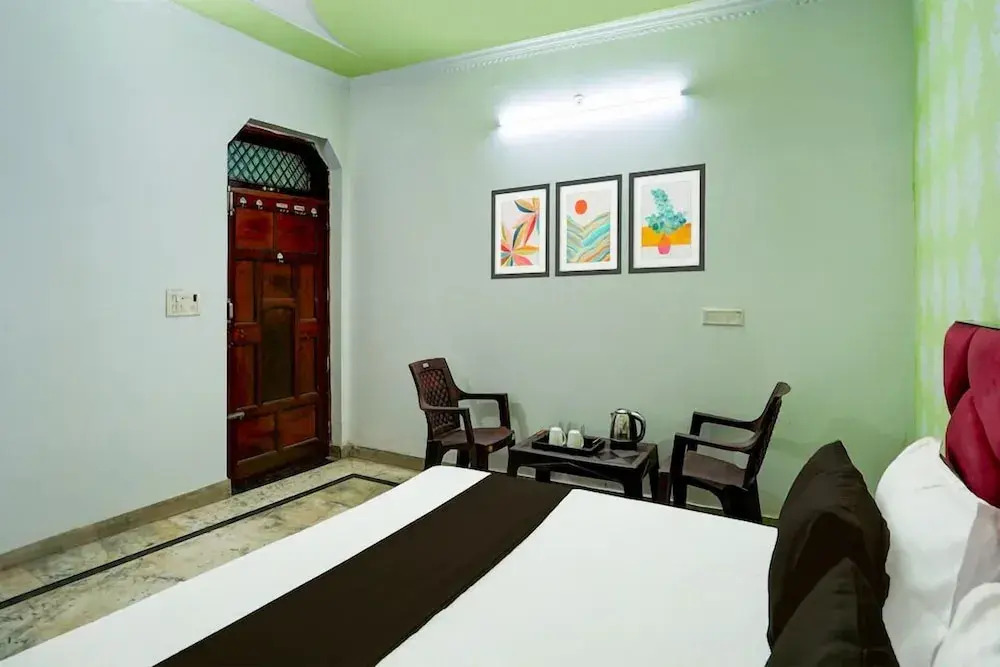 Газиабад: Zoom Hotel