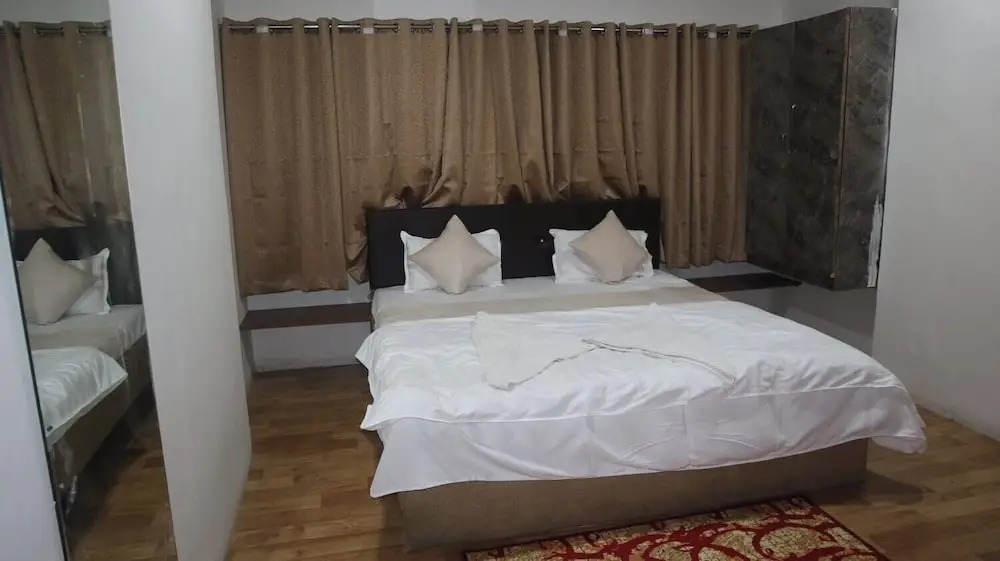 Нашик: Hotel Sun Up