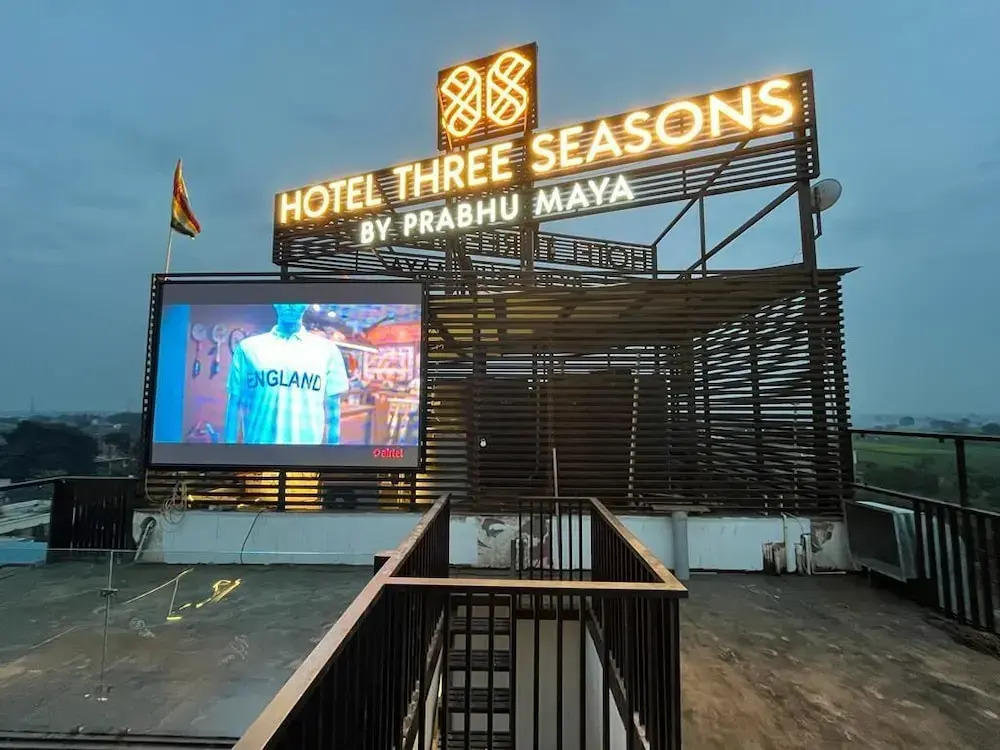 Вриндаван: Hotel Three Seasons
