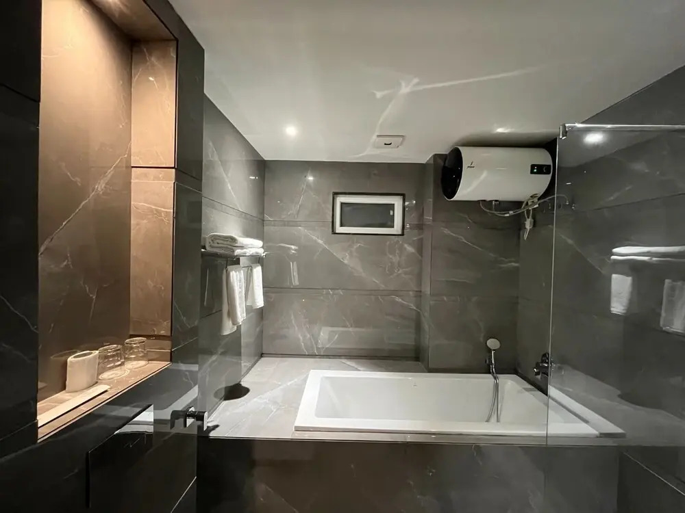 Вриндаван: Hotel Three Seasons
