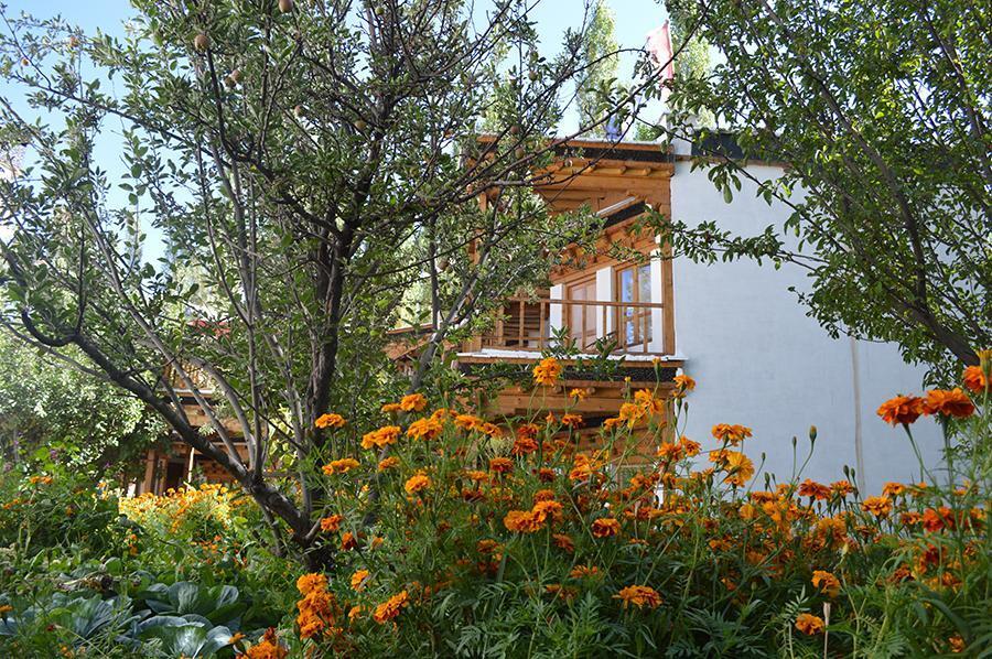 Лех: Lha - Ri - Sa Resort