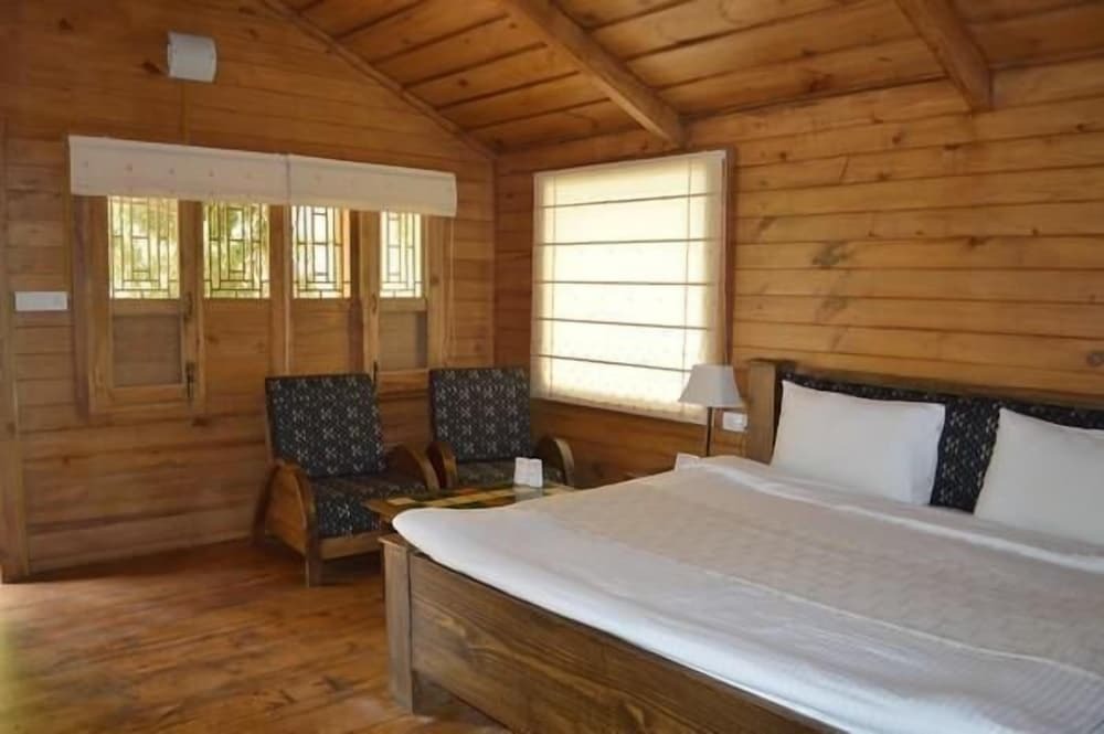 Лех: Lha - Ri - Sa Resort