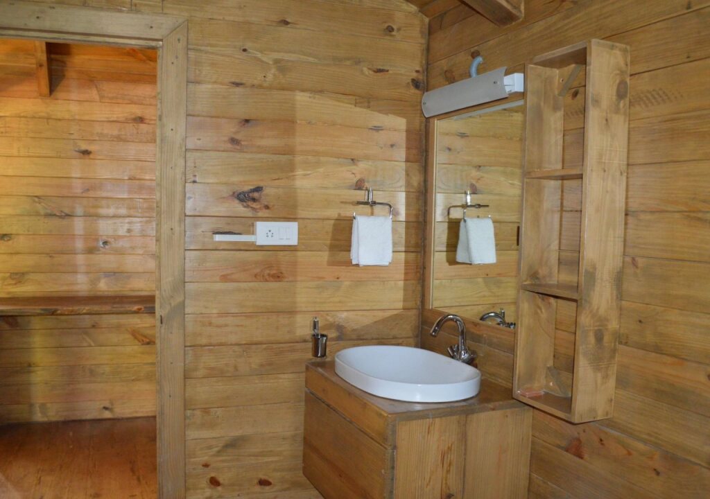 Лех: Lha - Ri - Sa Resort