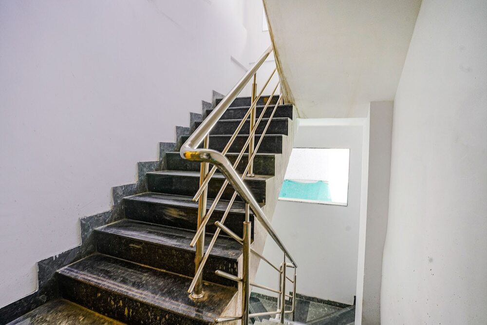 Вакад: Fabhotel Crystal Inn