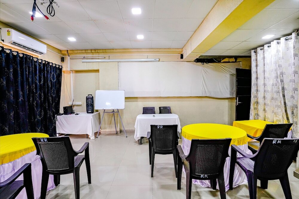 Нашик: Fabhotel Ramjis Residency