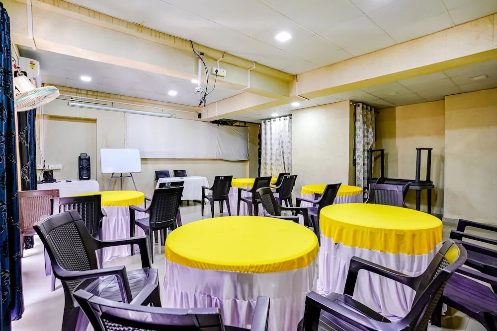Нашик: Fabhotel Ramjis Residency