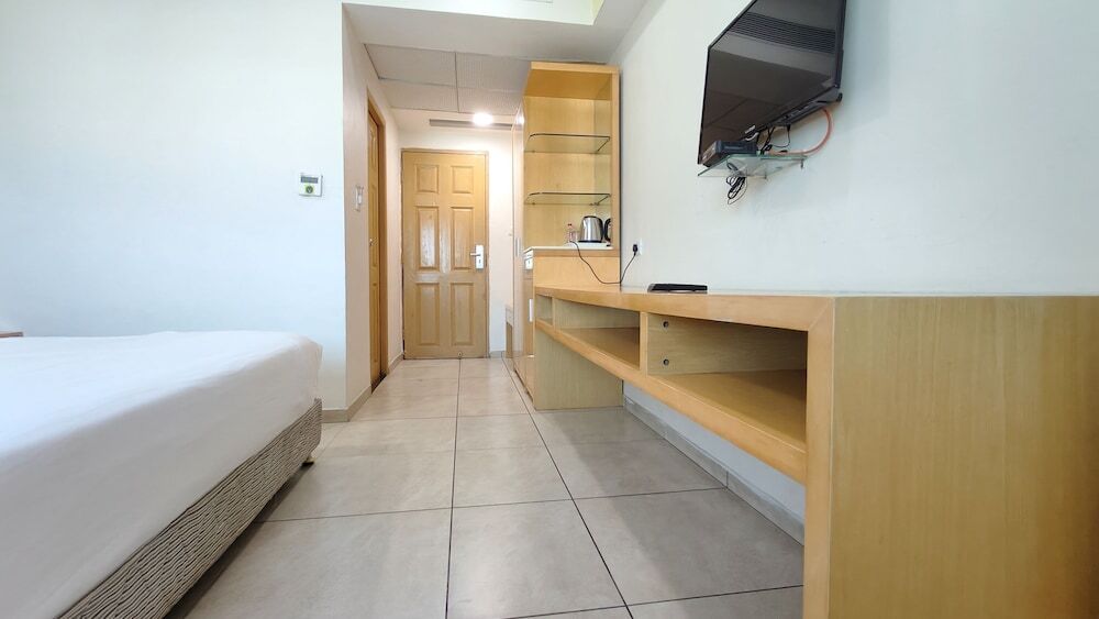 Ананд: The Sky Imperial Hotel The Maison