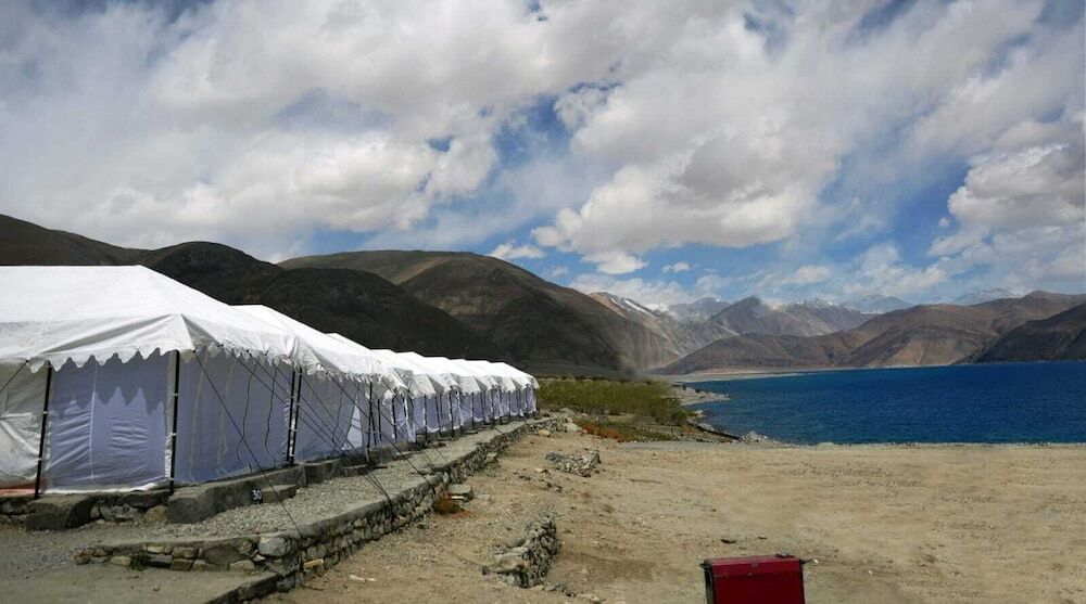 Лукунг: Martsemik Camp Pangong Lake