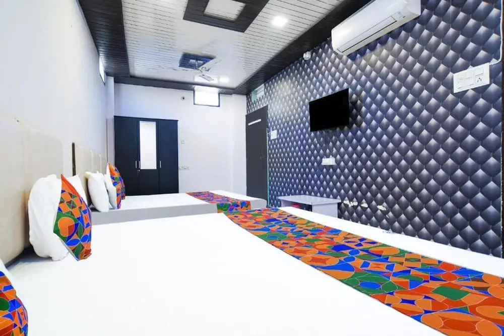 Удджайн: FabHotel Shree Moti Palace