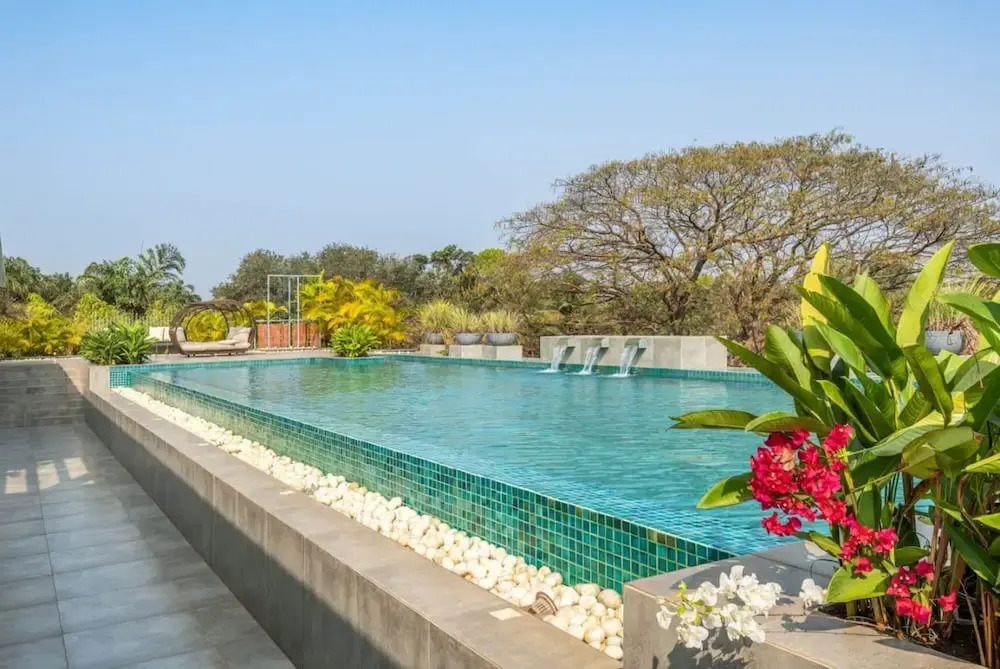 Нерул: El Arbol by Hireavilla-2br w Rooftop Pool in Nerul