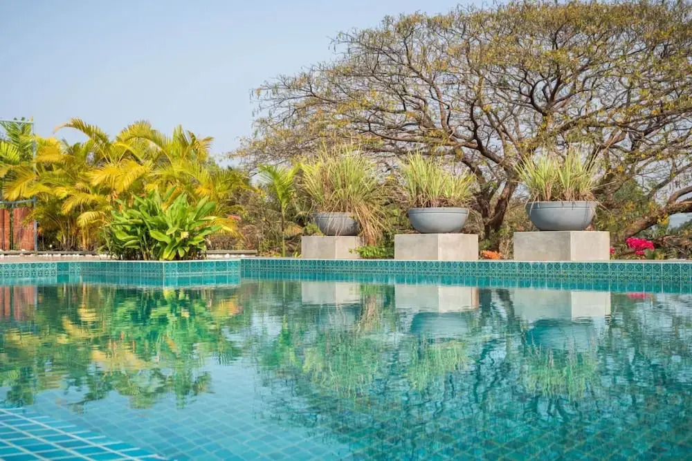 Нерул: El Arbol by Hireavilla-2br w Rooftop Pool in Nerul