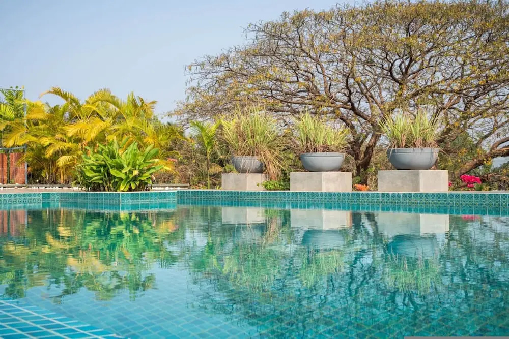 Нерул: El Arbol by Hireavilla-2br w Rooftop Pool in Nerul