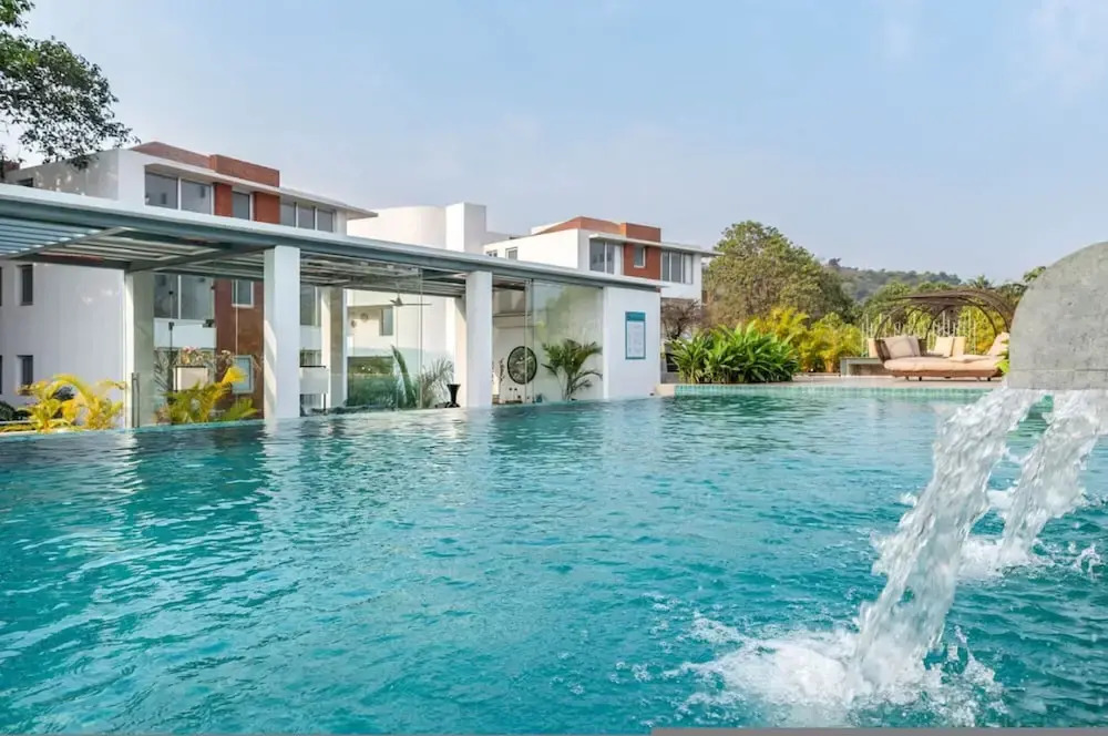 Нерул: El Arbol by Hireavilla-2br w Rooftop Pool in Nerul